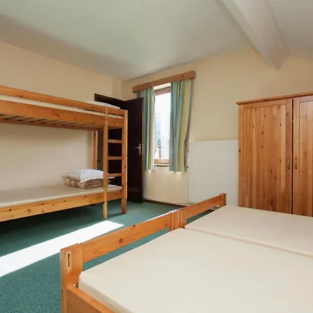 Spacious Holiday With Roofed Terrace Semesterbostad