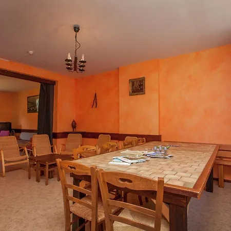 Spacious Holiday With Roofed Terrace