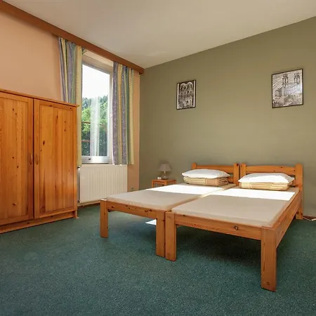 Spacious Holiday With Roofed Terrace