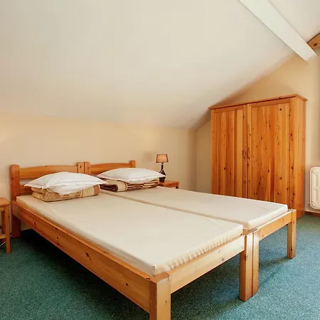 Spacious Holiday With Roofed Terrace בית נופש לה גיזה