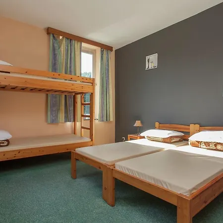 Spacious Holiday With Roofed Terrace *